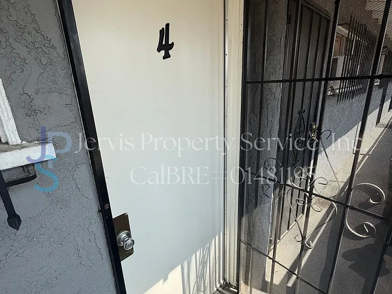 4610 E 52nd Dr #4 — Photo 1