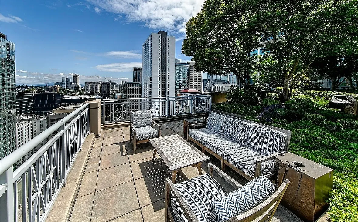 1 bed, 738 sqft, $3,000 — Photo 3