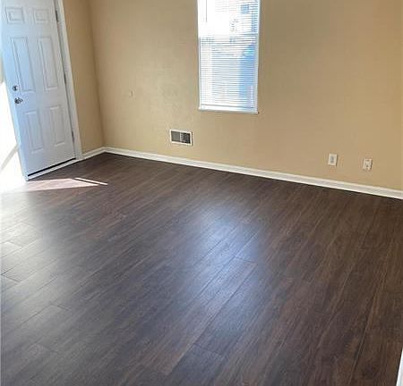 3rd image of 20 N Urania Ave