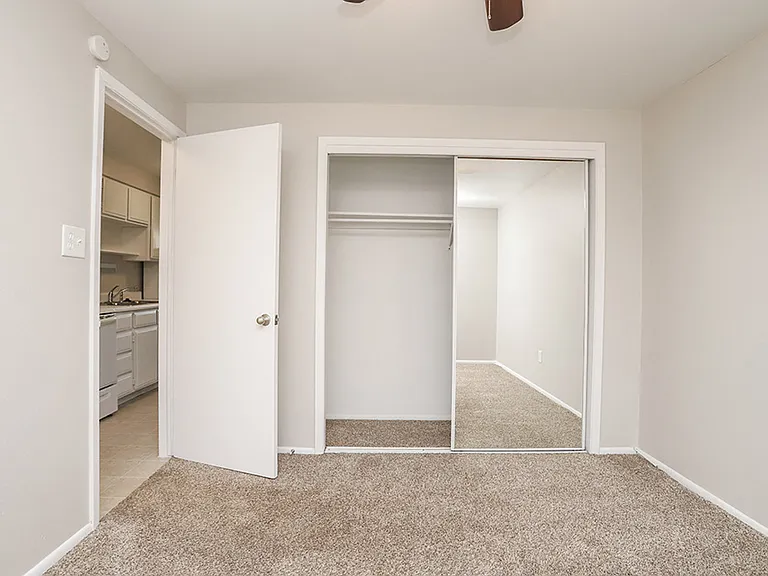 2335 S Race St — Photo 26