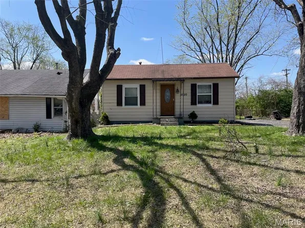 2020 Sandy Ridge Rd, Cahokia, IL 62206