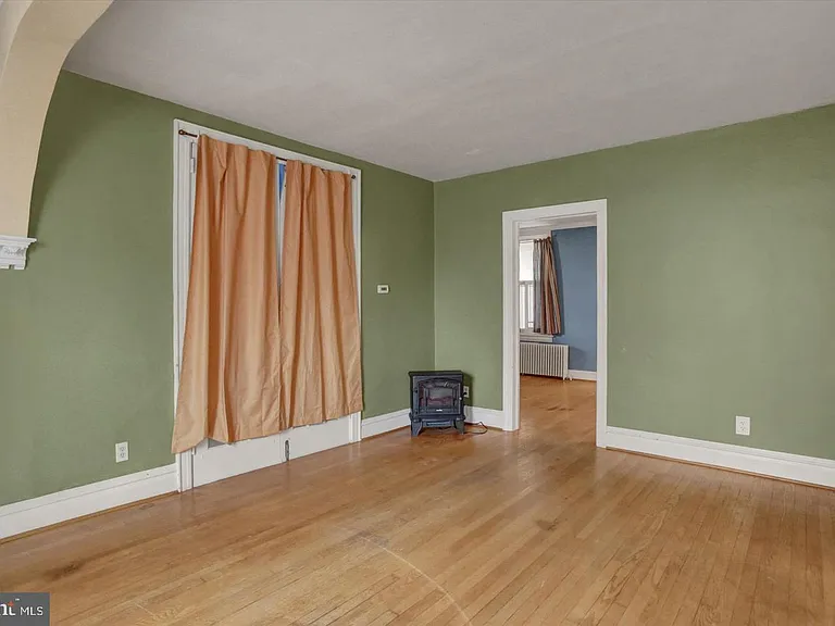 230 W 2nd St #A — Photo 13