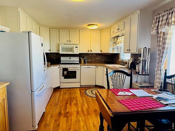 2nd image of 411 N Logan Ave