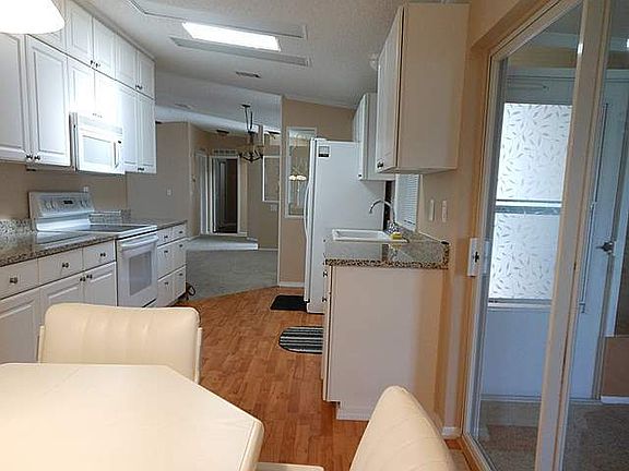 4th image of 820 Trevino Dr