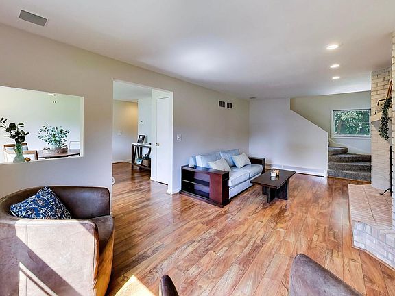 5th image of 976 Highland Ave