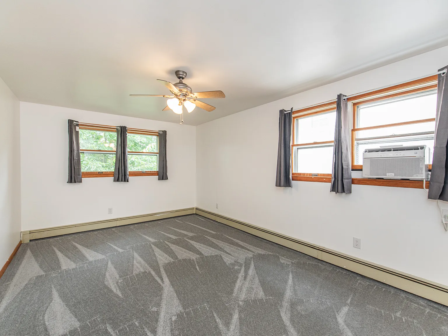 2 bed, $1,900 — Photo 3
