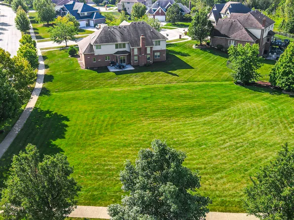 8706 Osage Ct, Frankfort, IL 60423