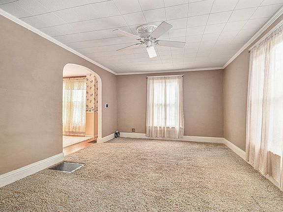 2nd image of 122 Glendale Ave