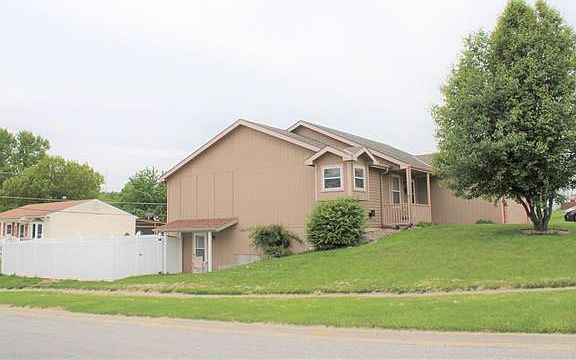 4th image of 4824 Crystal Dr