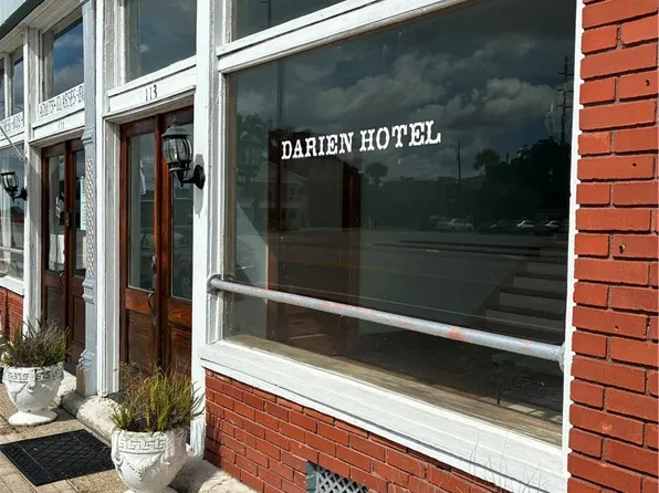 113 Walton St #C, Darien, GA 31305