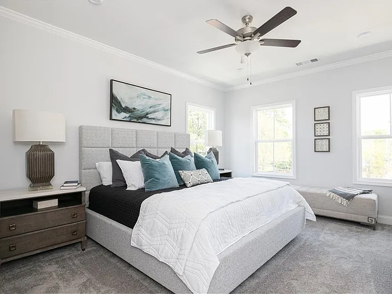 1009 Taylor Ct — Photo 20