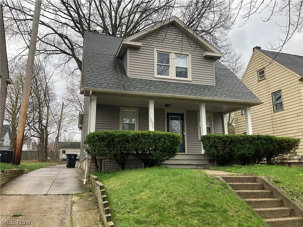 1499 Beardsley St photo 1