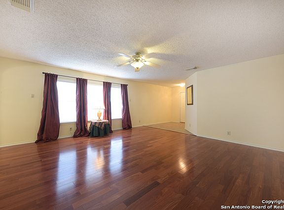 3rd image of 9626 Wicklow Dr