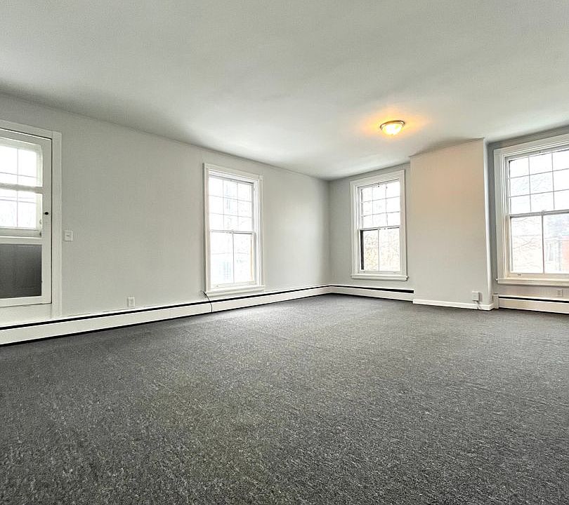 1st image of 104 Linwood Ave #2