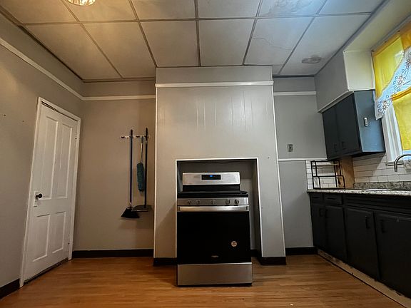 3rd image of 431 S River St #431