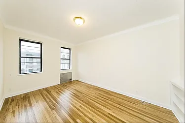 Rented by R New York