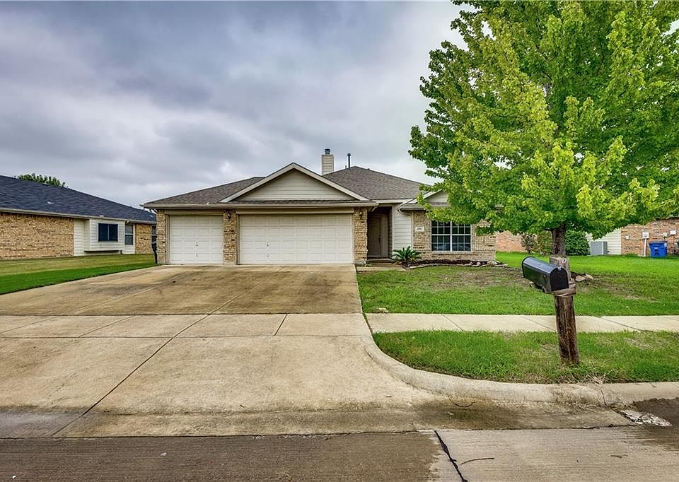 1st image of 217 Tanglewood Pl