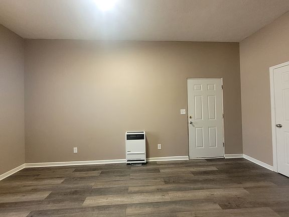4th image of 320 S Cleburn St #11518911