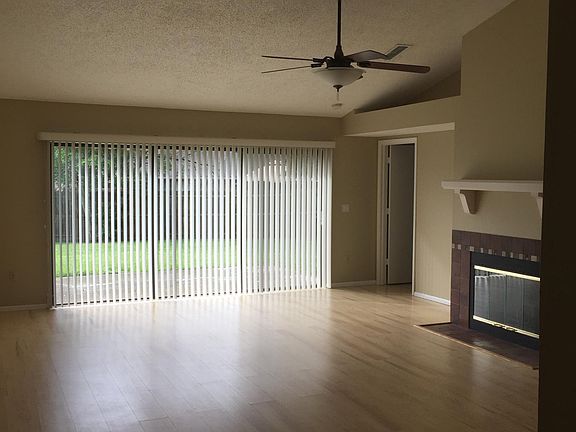 3rd image of 1022 Bluejack Oak Dr