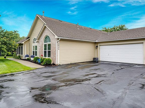 3rd image of 2046 W 139th St