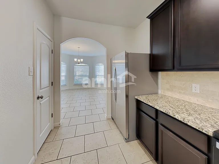 7913 Oxbow Way — Photo 5
