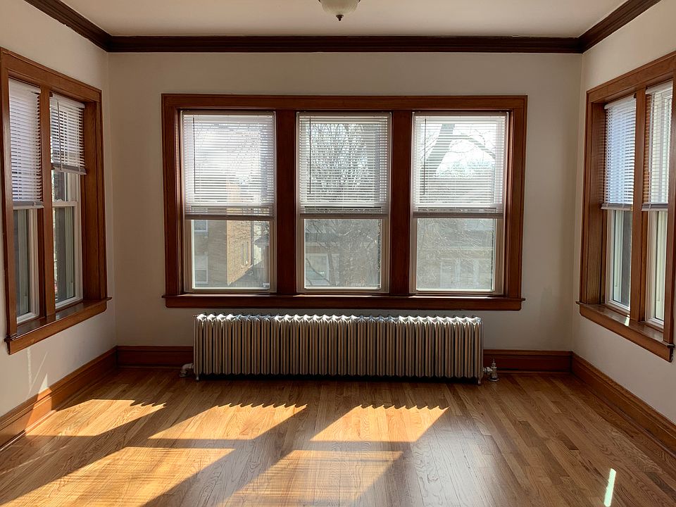 2nd image of 5004 W Oakdale Ave #2