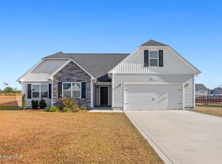 208 Purple Martin Dr, Hubert, NC 28539