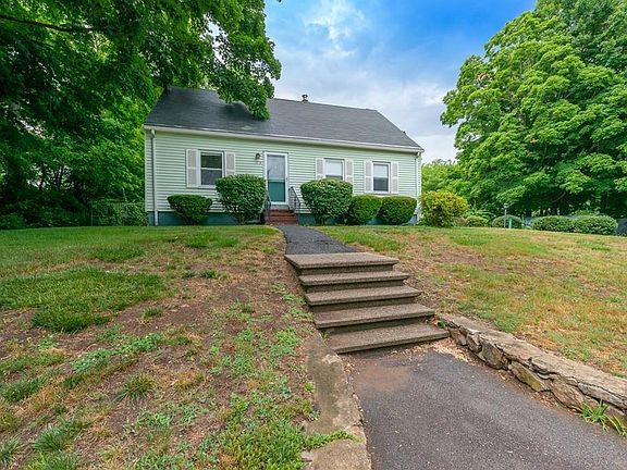 3rd image of 224 Low St