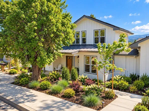 158 N Mountain Ave, Ashland, OR 97520