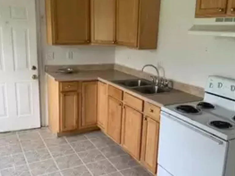 1283 Dietzen Ave — Photo 7