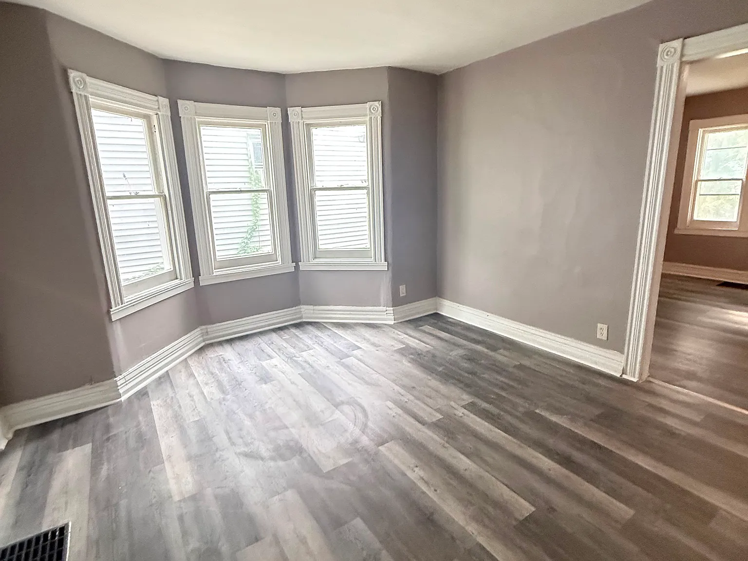 5 bed, 1206 sqft, $1,950 — Photo 1