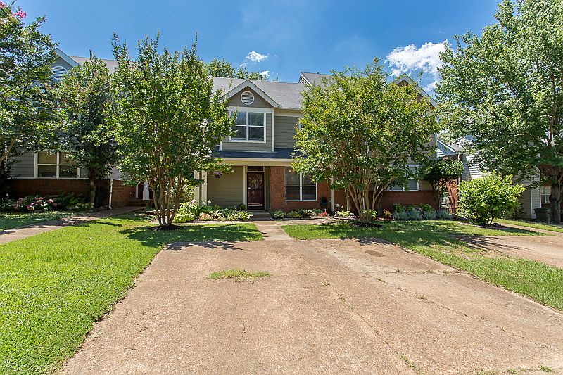 1st image of 727 Walnut Woods Cv N