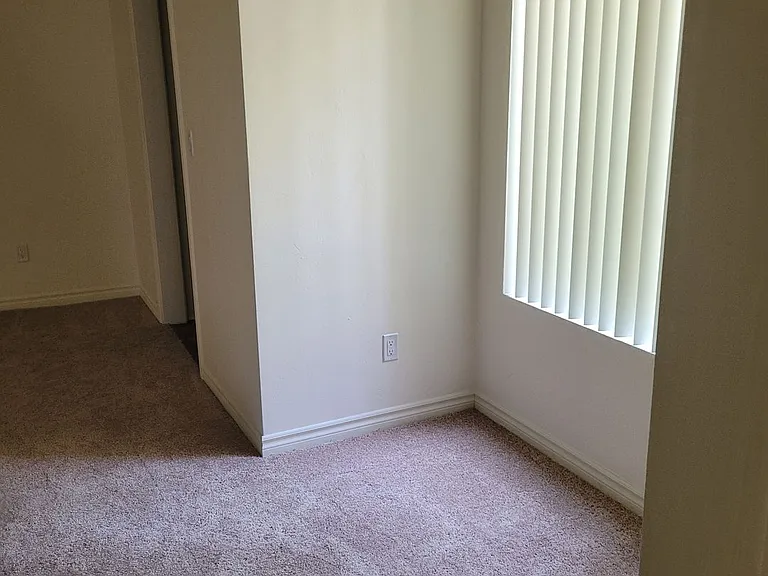 100 - Kimberly Apartments — Photo 12