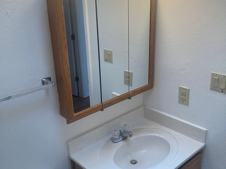 207 Princeton Dr SE #D — Photo 10
