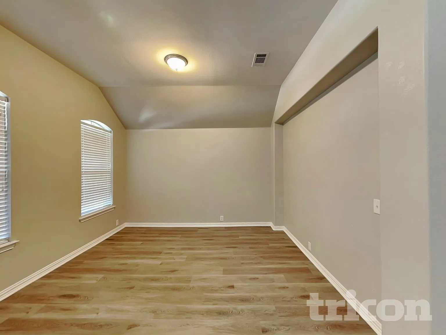 210 Bear Trail Waxahachie TX — Photo 3