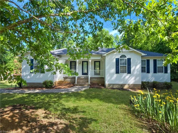 148 Pinta Ct, Thomasville, NC 27360