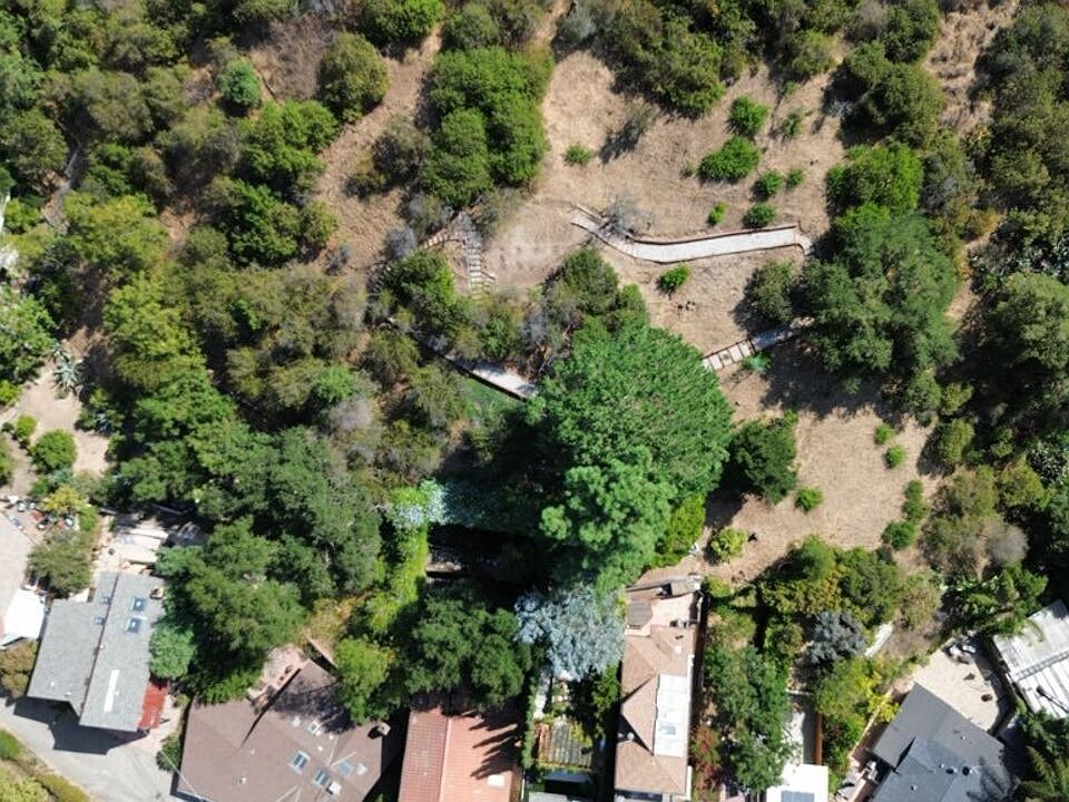 2nd image of 1617 N Langtry Ln