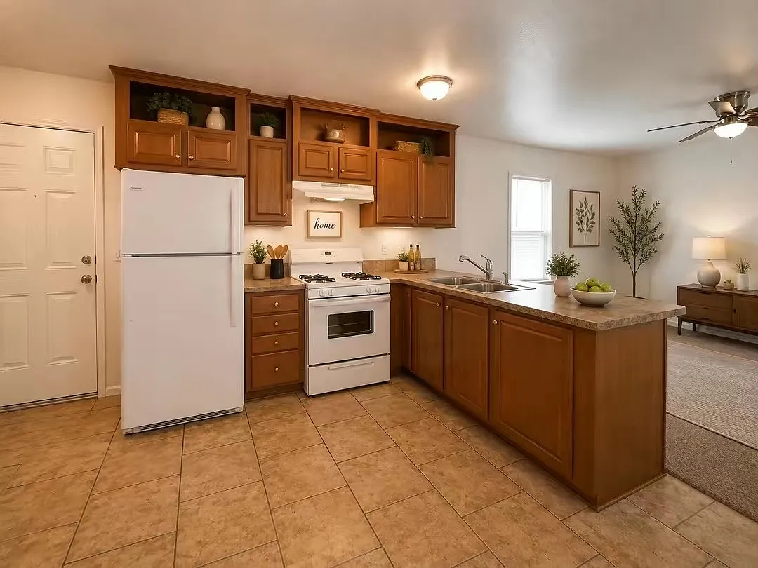 Maycliff Estates — Photo 3