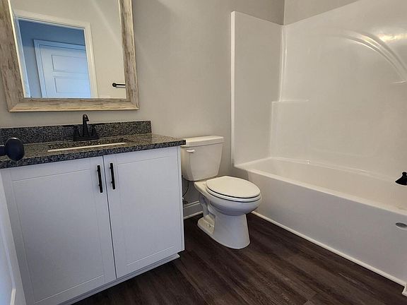 4th image of 260 Bay Meadows Drive