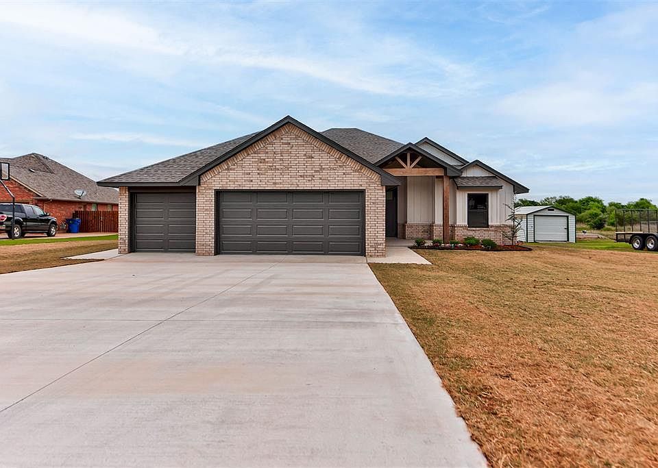 1st image of 404 Candice Dr NW
