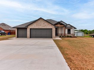 404 Candice Dr NW, Piedmont, OK 73078