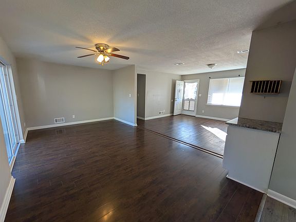 5th image of 108 Cloverdale Blvd