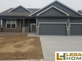 7806 S 184th Ter, Omaha, NE 68136