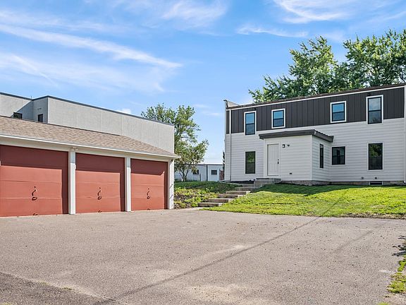 2nd image of 3379 Brownlow Ave
