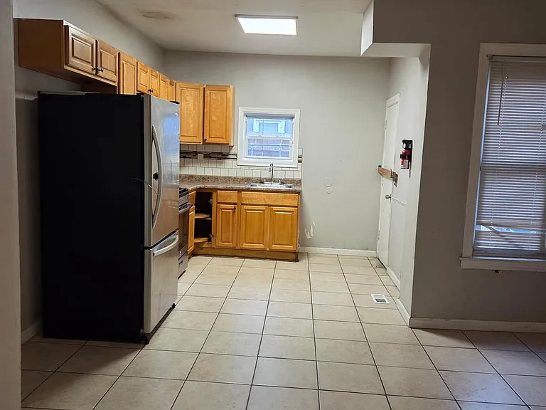 3446 Keim St — Photo 2