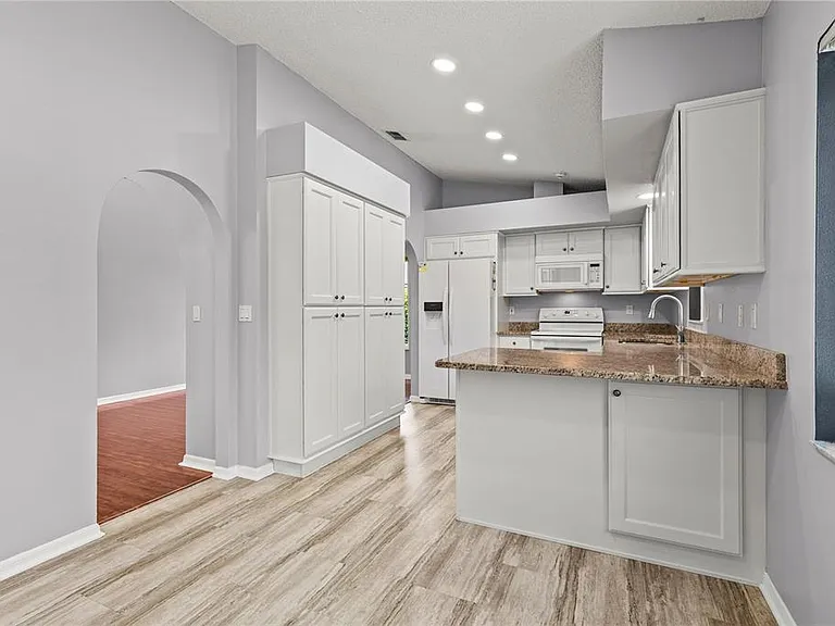 9447 Ashley Dr — Photo 21