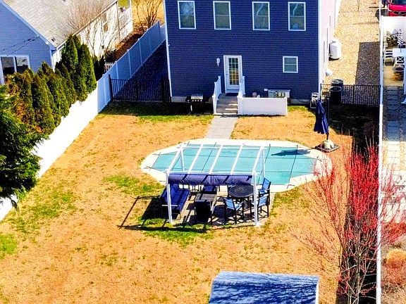 3rd image of 19798 Hebron Rd