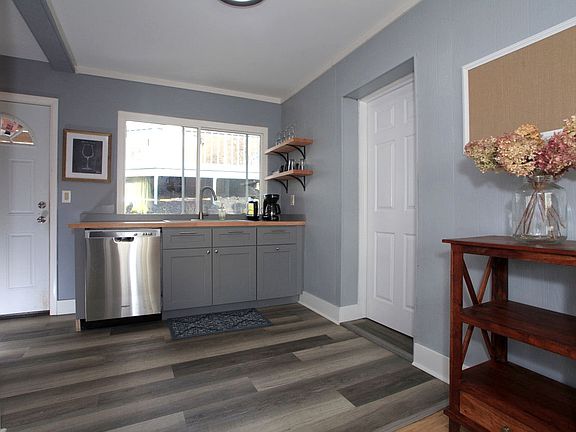4th image of 3056 Westwood Northern Blvd
