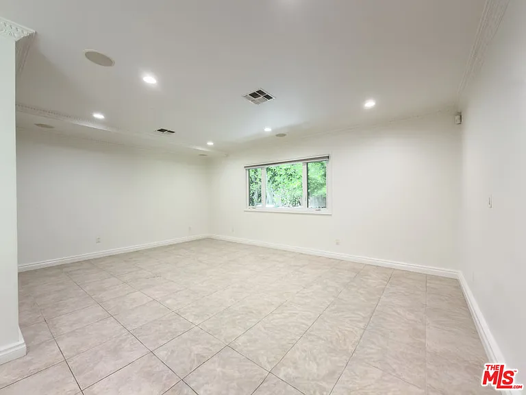 1094 Garden Ln — Photo 47