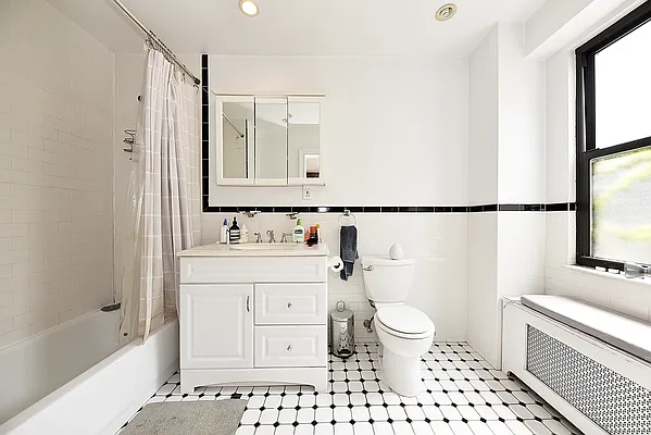 Rented by Buchbinder & Warren | media 21